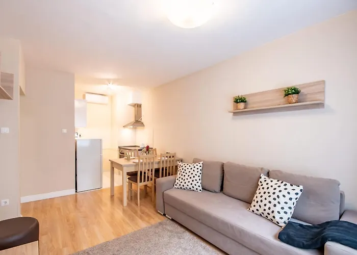 Modern Downtown Retreat