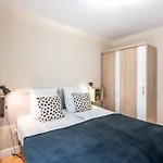 Modern Downtown Retreat Lägenhet